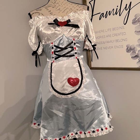 Dresses & Skirts - Halloween Queen of hearts women’s costume